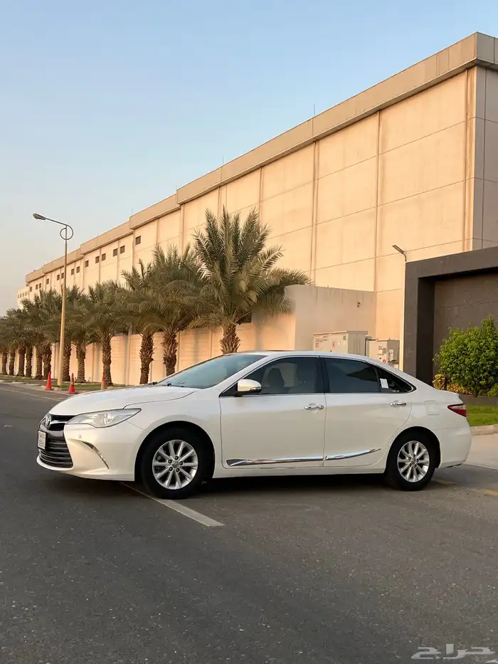 كامري 2017 فل كامل GLX بدي وكاله حتى صدامات وكاله نظيفه جدا 8