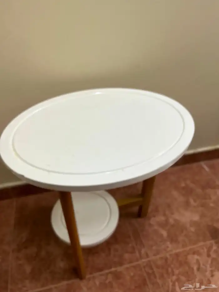 مساند مجلس مع3 مراكي وطاوله كبيره  2خدمه 2