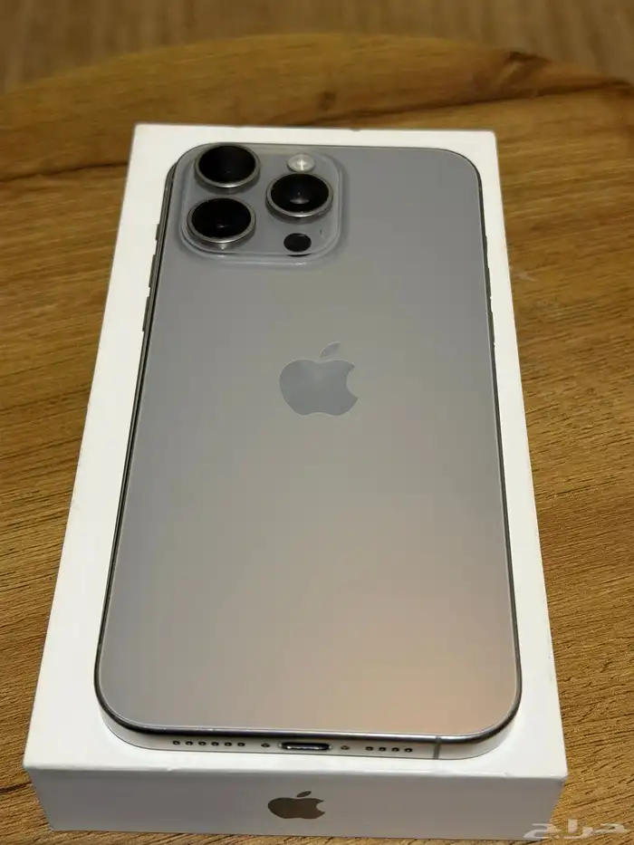 ايفون 15 برو ماكس 256 قيقا تيتانيوم . 3