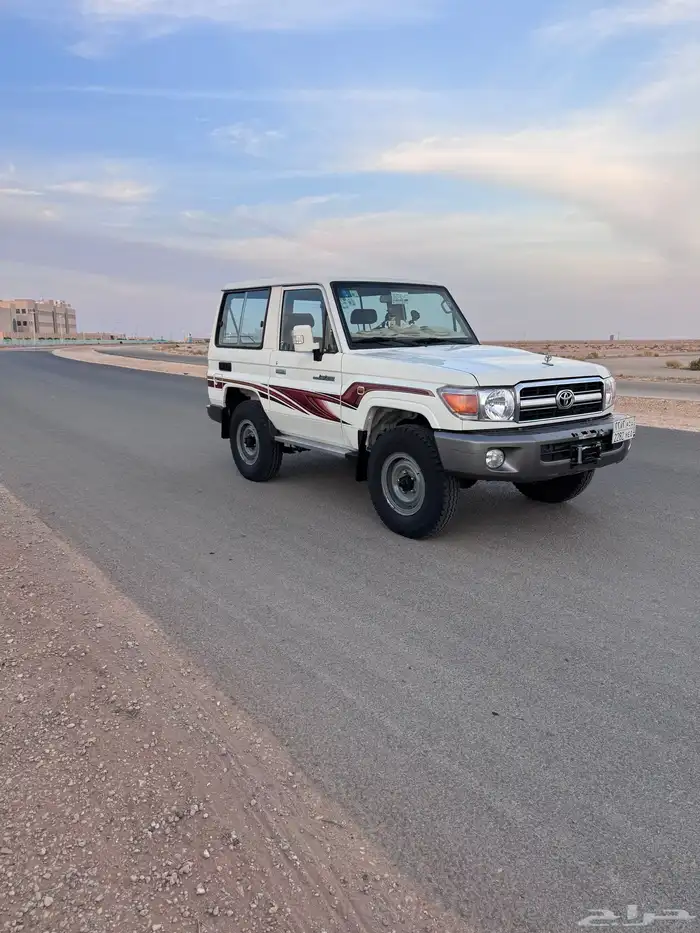 جيب ربع تويوتا 2011 ابيض للبيع 9
