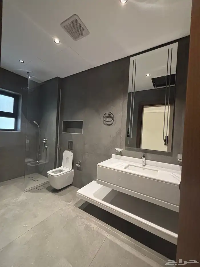 للإيجار شقة فاخرة في ارقى احياء جدة 14