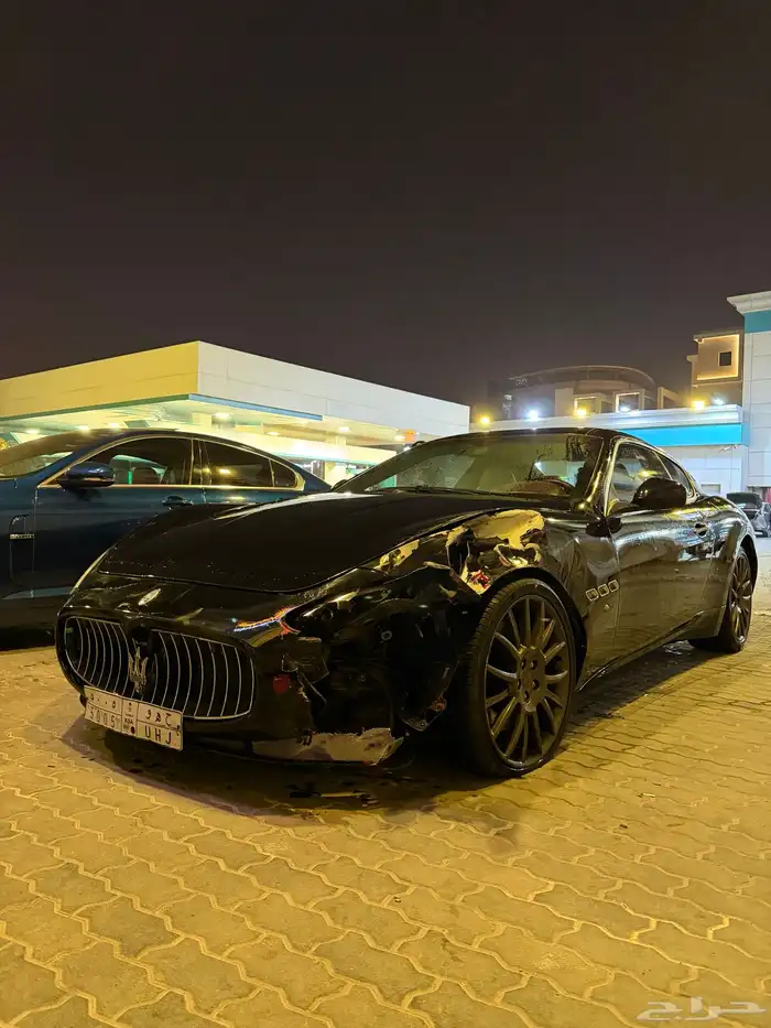 مازراتي جراند توريزمور اس 4.7 2012 المكينة الحمراء مصدومة 14