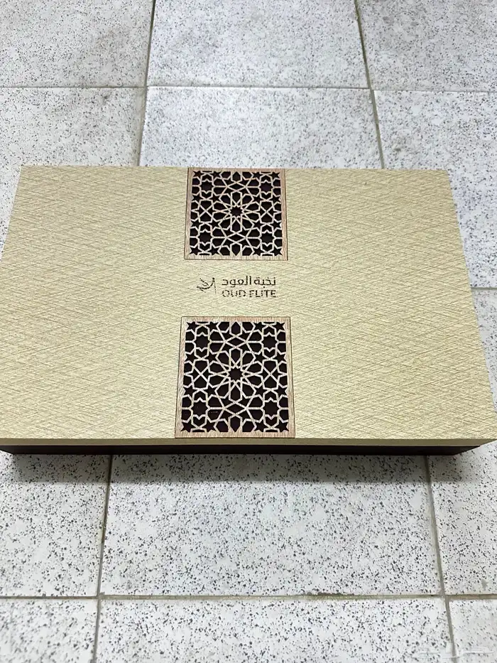 بشوت وهدايا اطقم طيب وعود وسيوف للبيع جملة او تفريد 32