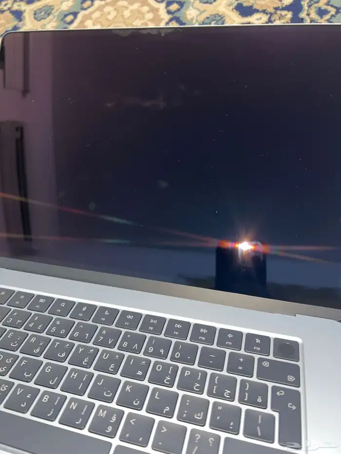 ماك بوك .15.3 بوصة 7