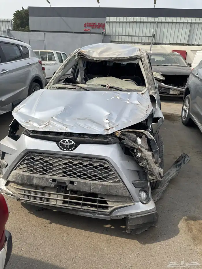 سيارات مصدومه 9