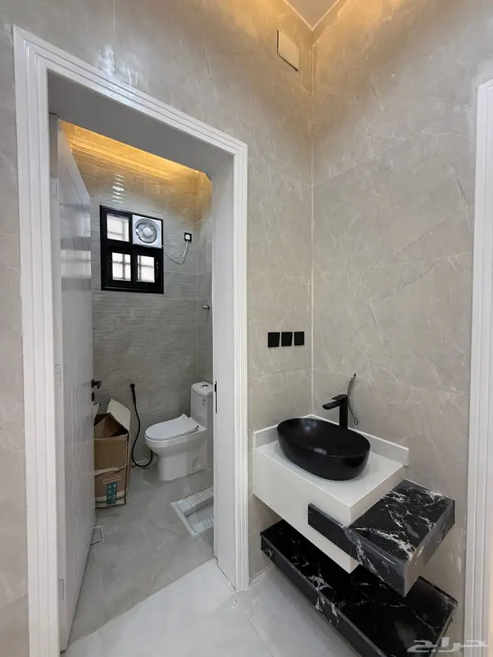 للبيع شقق ارضيه ببايكة سيارة شقق علويه بملحق ابها حي الزهور 8