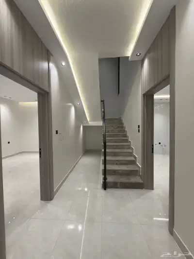 للبيع دور أرضي بتصميم روف 6 غرف خلف أسواق العثيم بالمحالة index