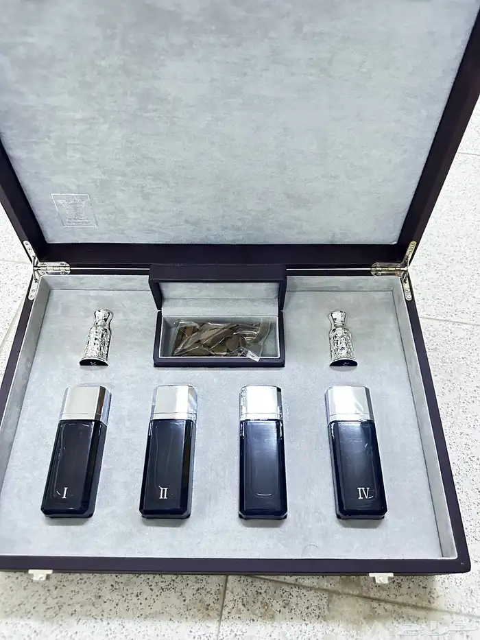 بشوت وهدايا اطقم طيب وعود وسيوف للبيع جملة او تفريد 5