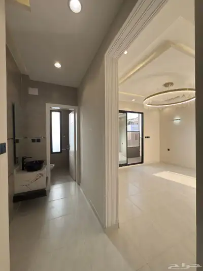 شقه علويه 6 غرف بدرج داخلي للسطح ابها قرب المطار-بسعر540الف index