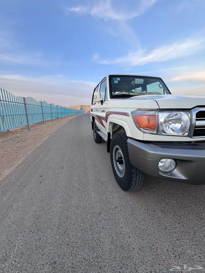 جيب ربع تويوتا 2011 ابيض للبيع 19