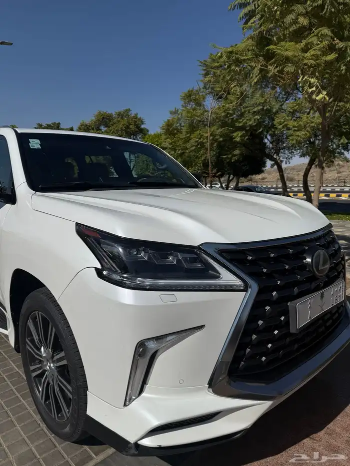 لكزس LX570 2016 0