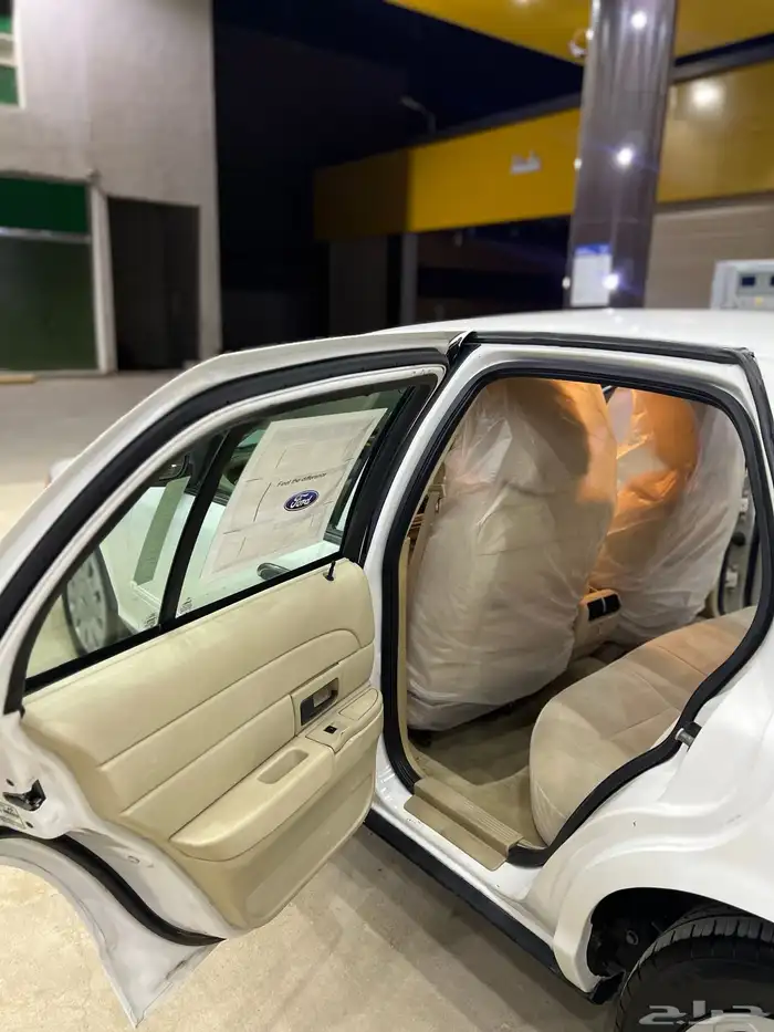 فورد فكتوريا 2011 بوليسي 24