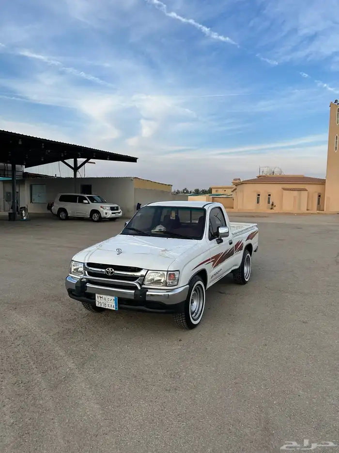 هيلوكس 2004 للبيع 1