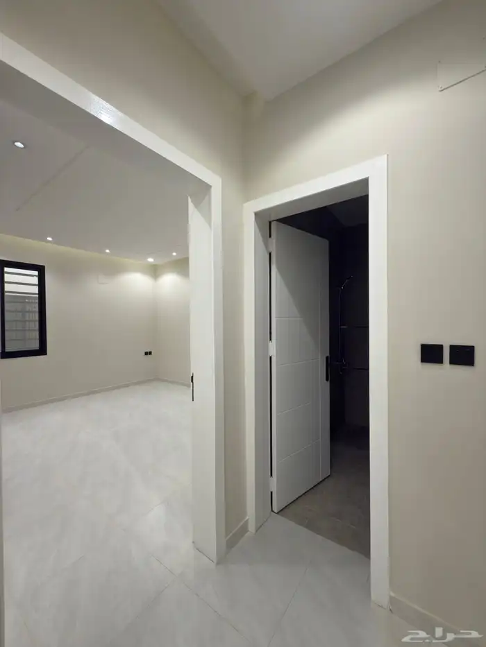 شقه علويه 6 غرف بدرج داخلي للسطح ابها قرب المطار-بسعر540الف 20