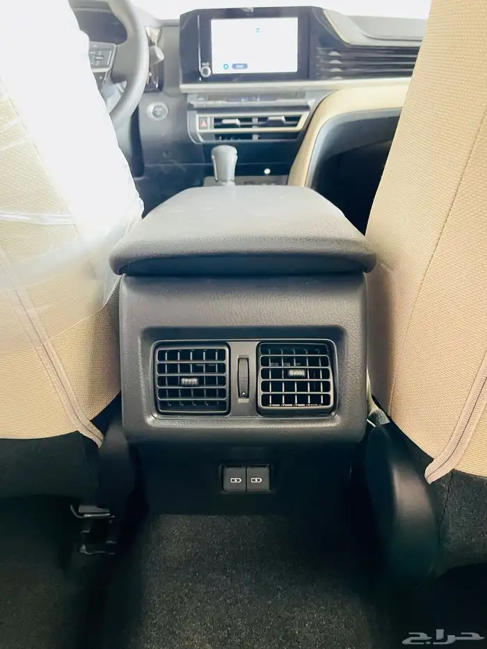 تويوتا كامري LE هايبرد 2025 12