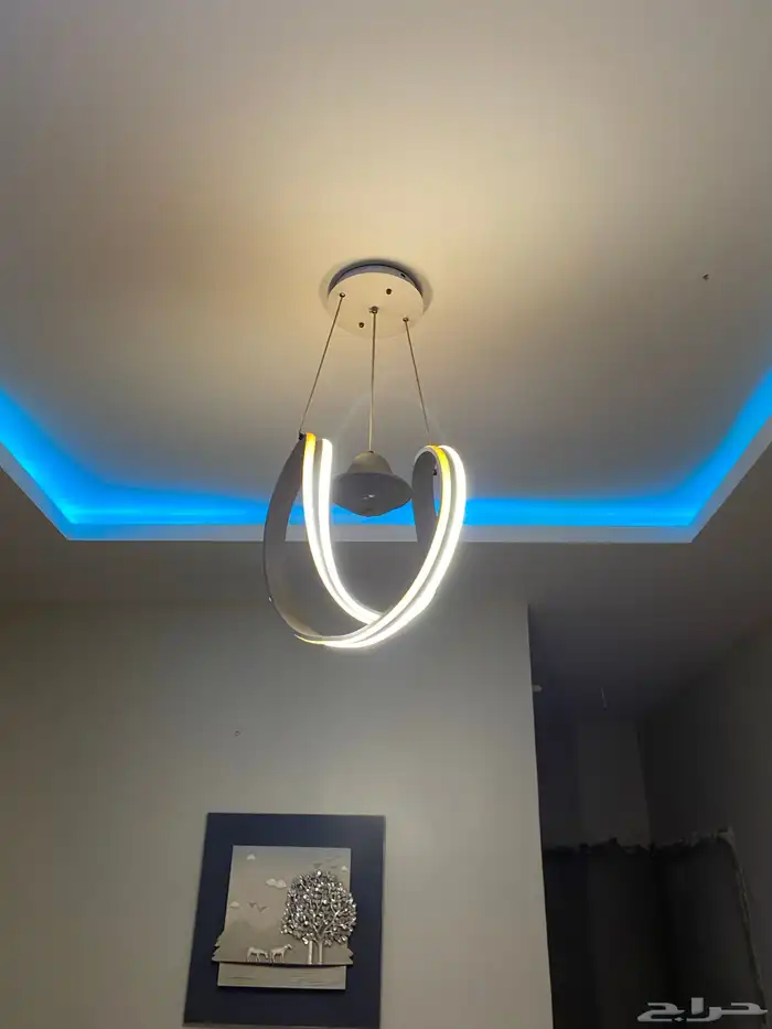 ثريات للبيع الحبه ب 100 والمروحه ب 50 3