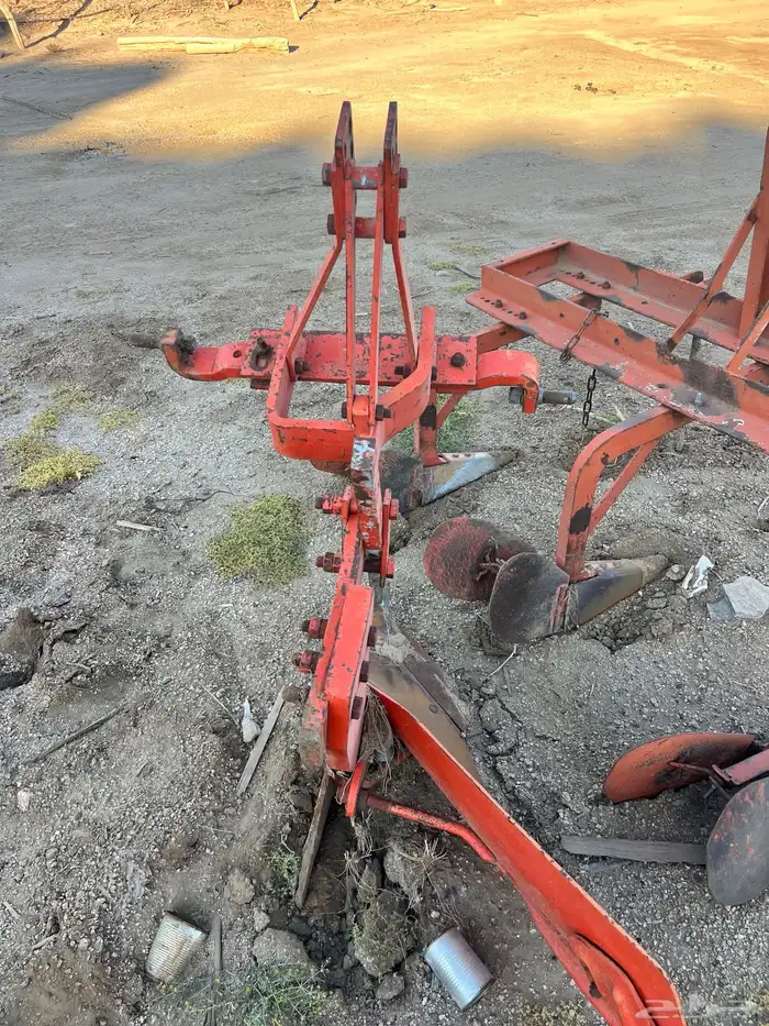 صاروخ و خطاط ثلاث خطوط 4