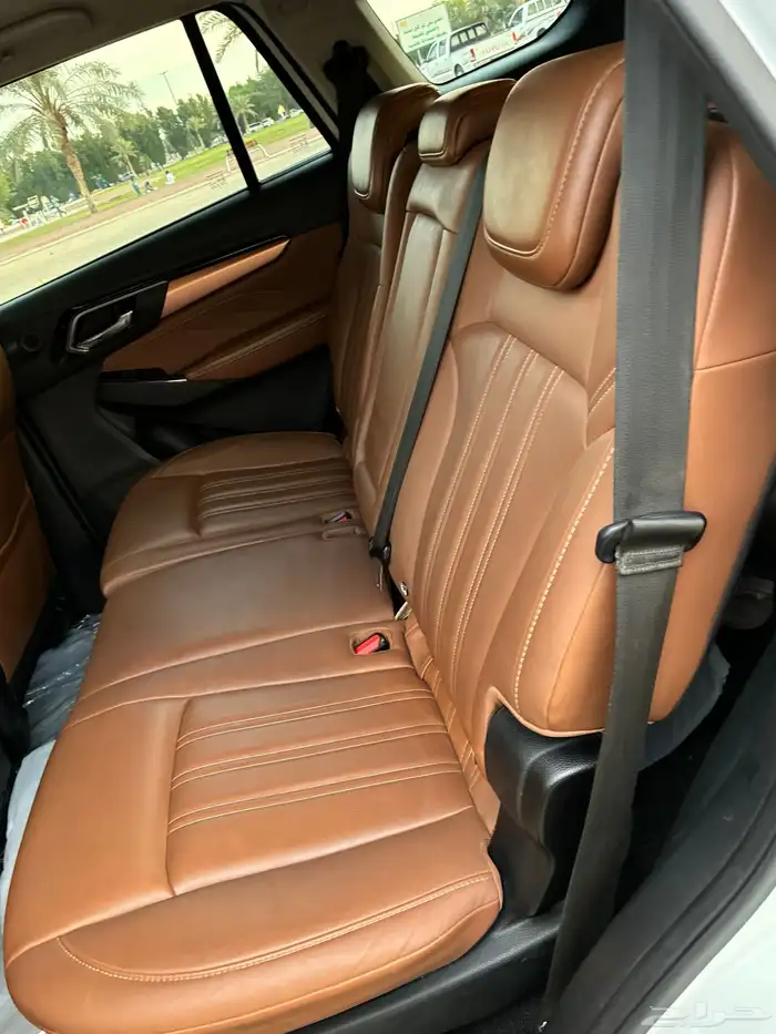 ايسزوز ام يو اكس 8