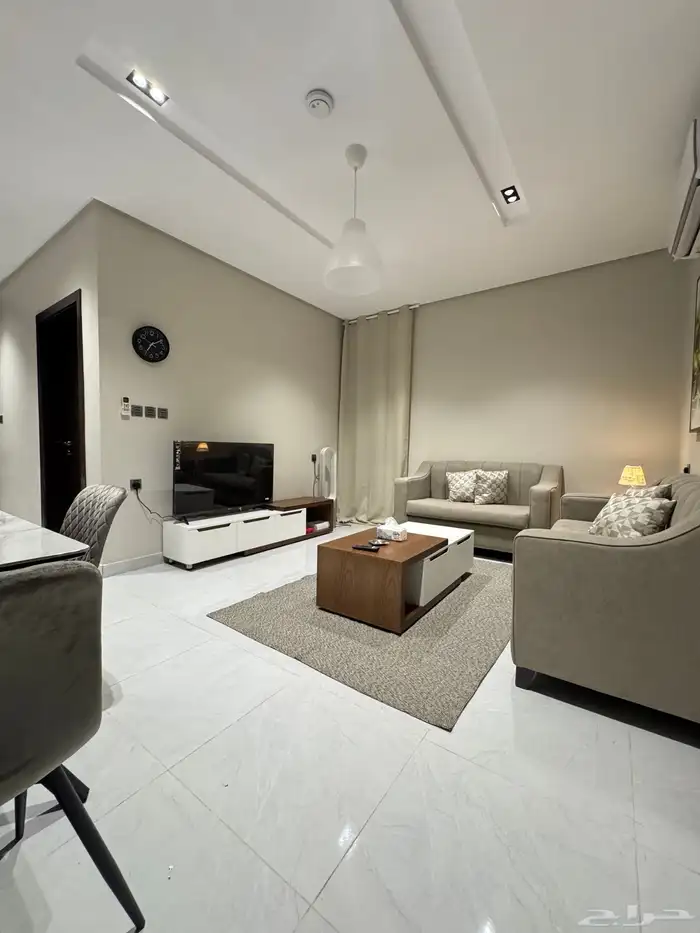 شقة مفروشة غرفتين وصالة جديدة ايجار شهري وسنوي تشطيب فاخر 3