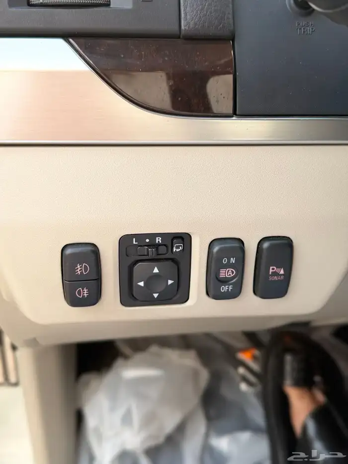 ميستوبيشي باجيرو 2020-فل كامل علامات ذهبيه عداد 35 الف فقط 23