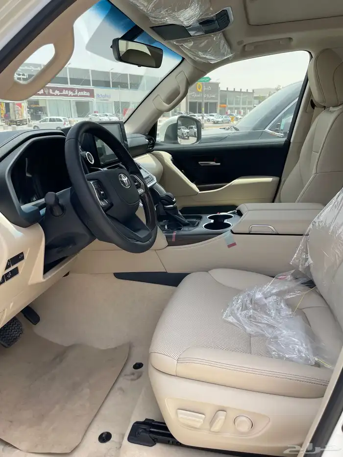 لاند كروزر GXR-L4. بريمي. 2025 بالكاش وألاقصاد 7