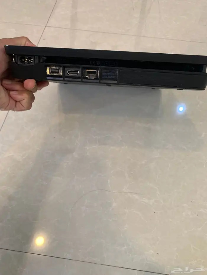 سوني 4 نظيف مع طاولة دركسون 1