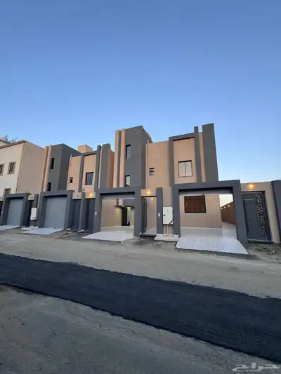 للبيع روف علوى مع ملحق بمدخل سياره مساحه كبيره بالخميس index