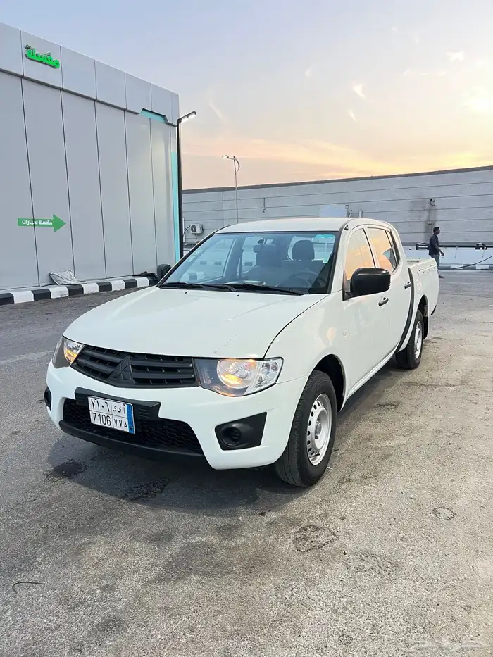 ميتسوبيشي 2015 1