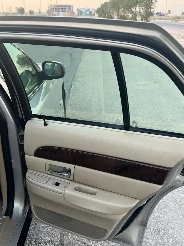 فورد جراند ماركيز 2010 فل نظيف مالك اول 30