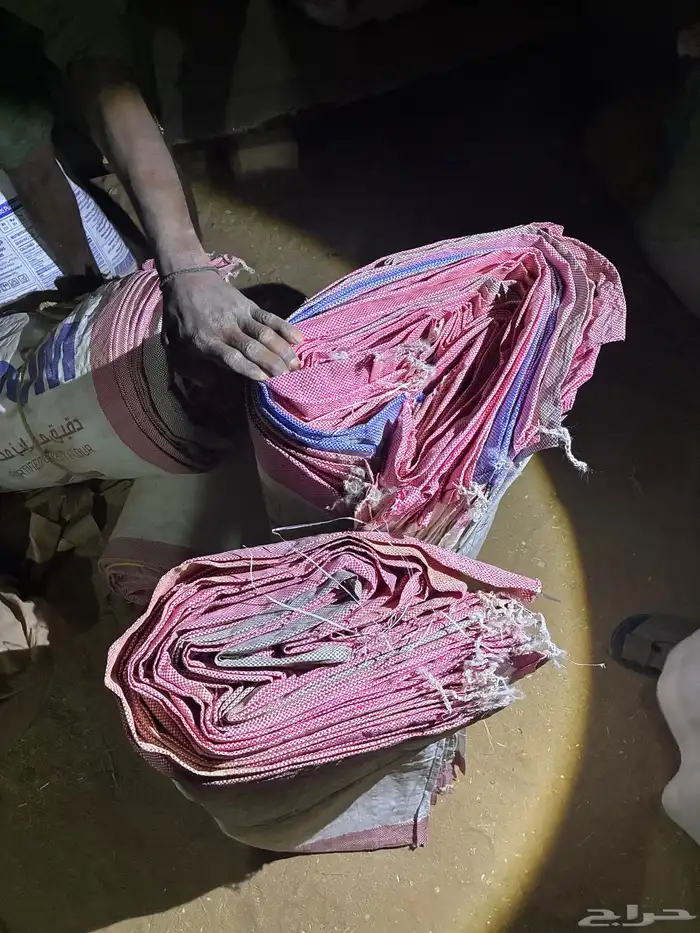 اكياس شعير ومكعبات للبيع 0