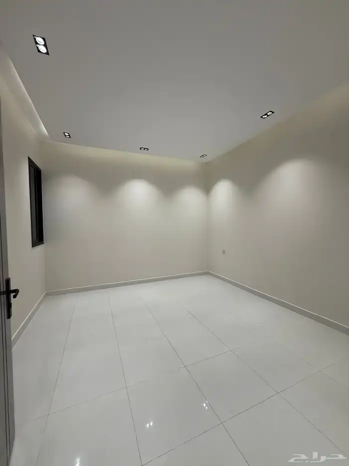 للبيع شقق ارضيه وشقق علويه حي التحليه غرب الخميس 15