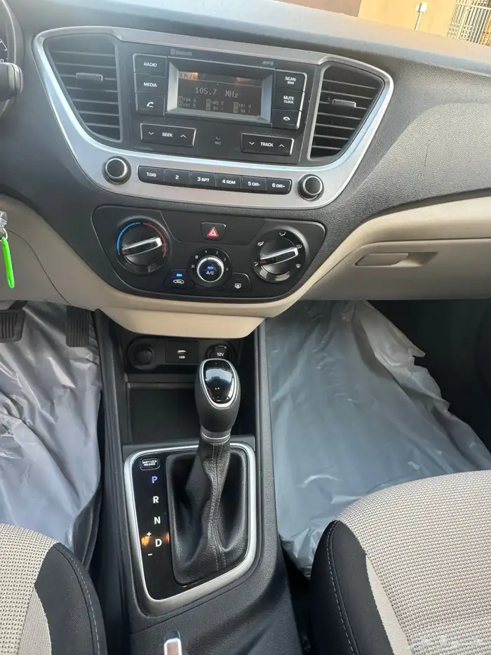 للبيع هونداي اكسنت 2023 12