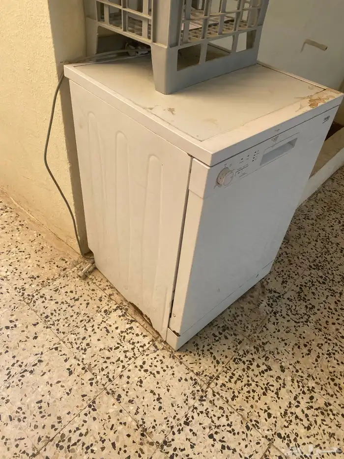 مغسلة مواعين نظيفة جدا 0