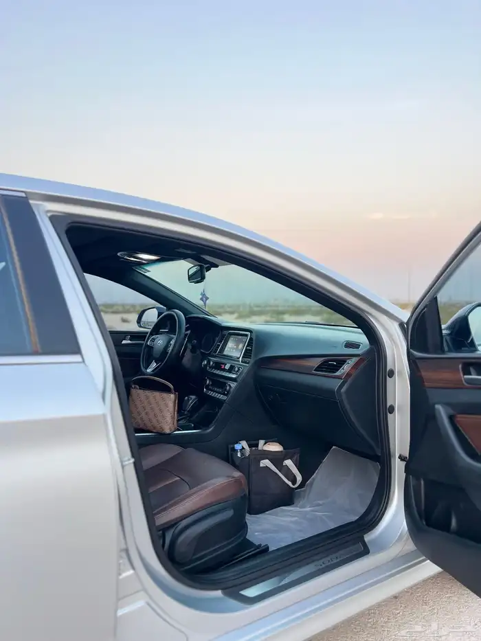 سوناتا سمارت فضي نظيف جدا  للمستخدم 13