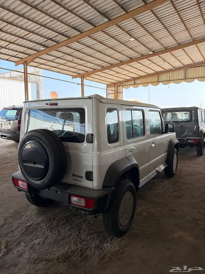 سوزوكي جمني 2026 قير عادي5ابواب ب 81900 عرض شامل ضريبة ابيض 4