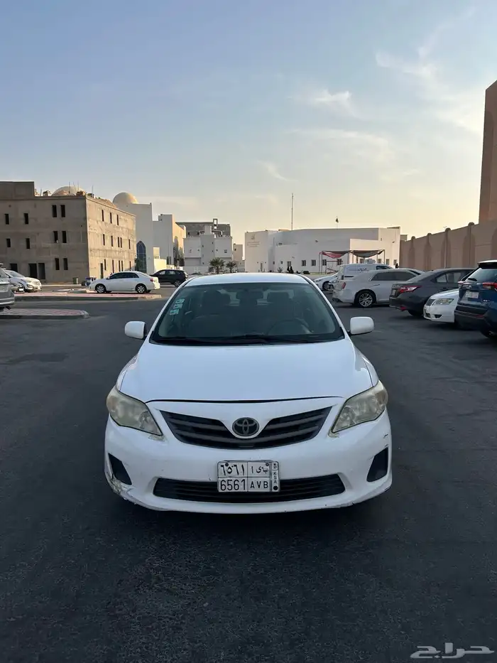 للبيع تويوتا كورولا 2013 1
