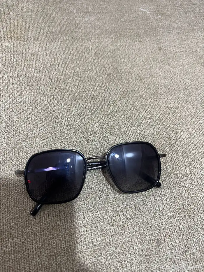 نظارات شمسية زينه جديده والله العظيم اخذتها 450 0