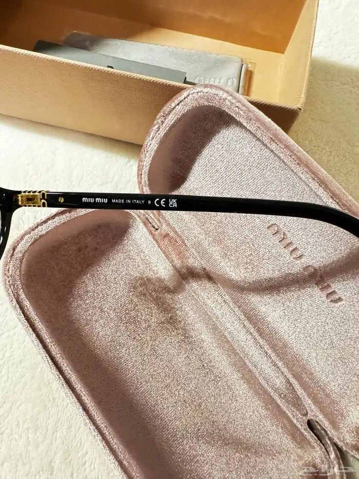 نظارة ميو ميو أصلية 100  سوداء الإطار 3