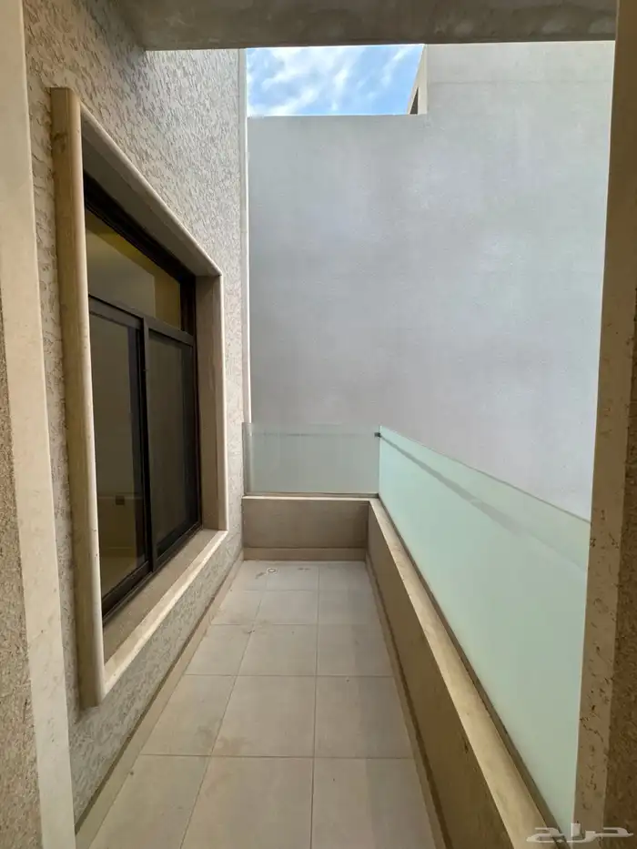 للبيع فيلا مودرن دورين وملحق بحي راقي واصل جميع الخدمات 34