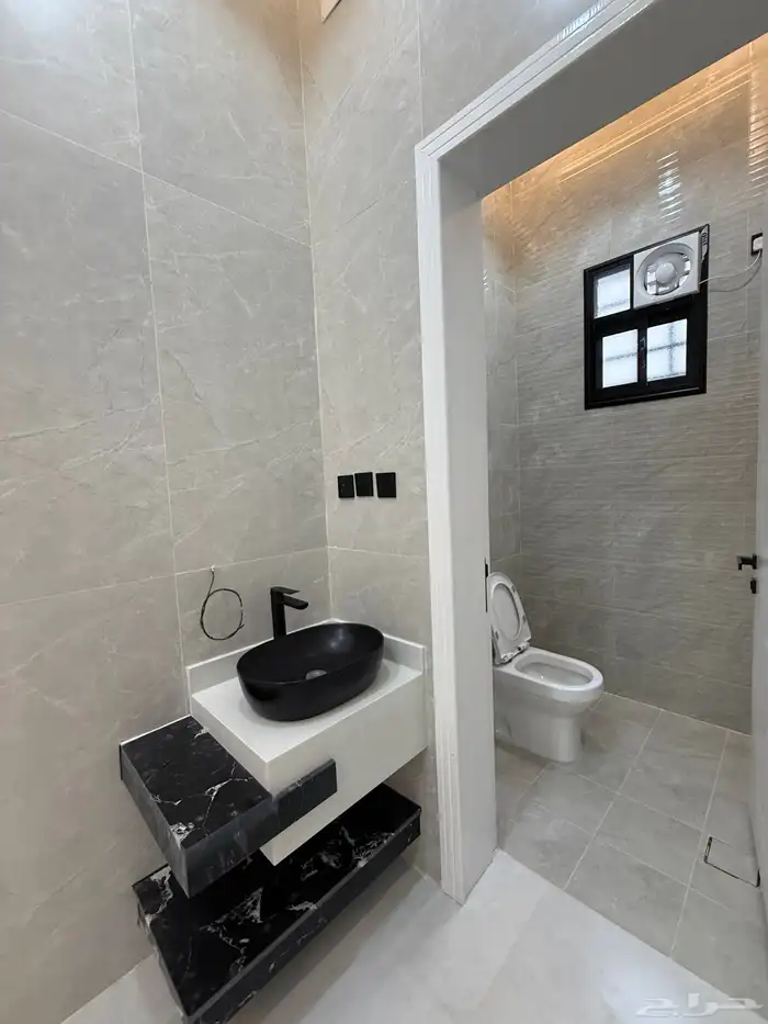 للبيع شقق ارضيه ببايكة سيارة شقق علويه بملحق ابها حي الزهور 26