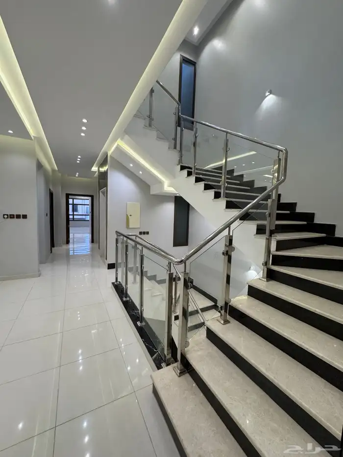 للبيع فيلا مودرن دورين وملحق بحي راقي واصل جميع الخدمات 23