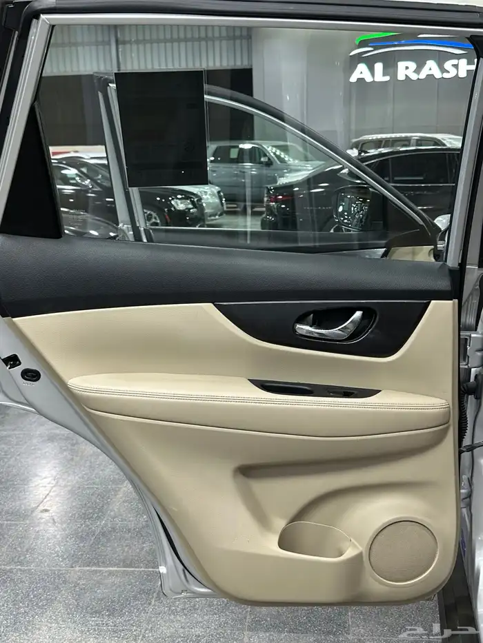 اكس تريل 2020 نص فل دبل لدى معرض(عبيد الرشيدي) 32