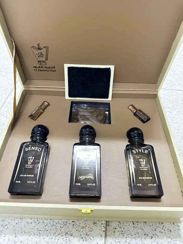 بشوت وهدايا اطقم طيب وعود وسيوف للبيع جملة او تفريد 35