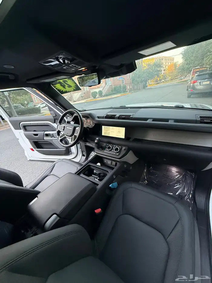 Land rover Defender 90 موديل 2023 V4 12