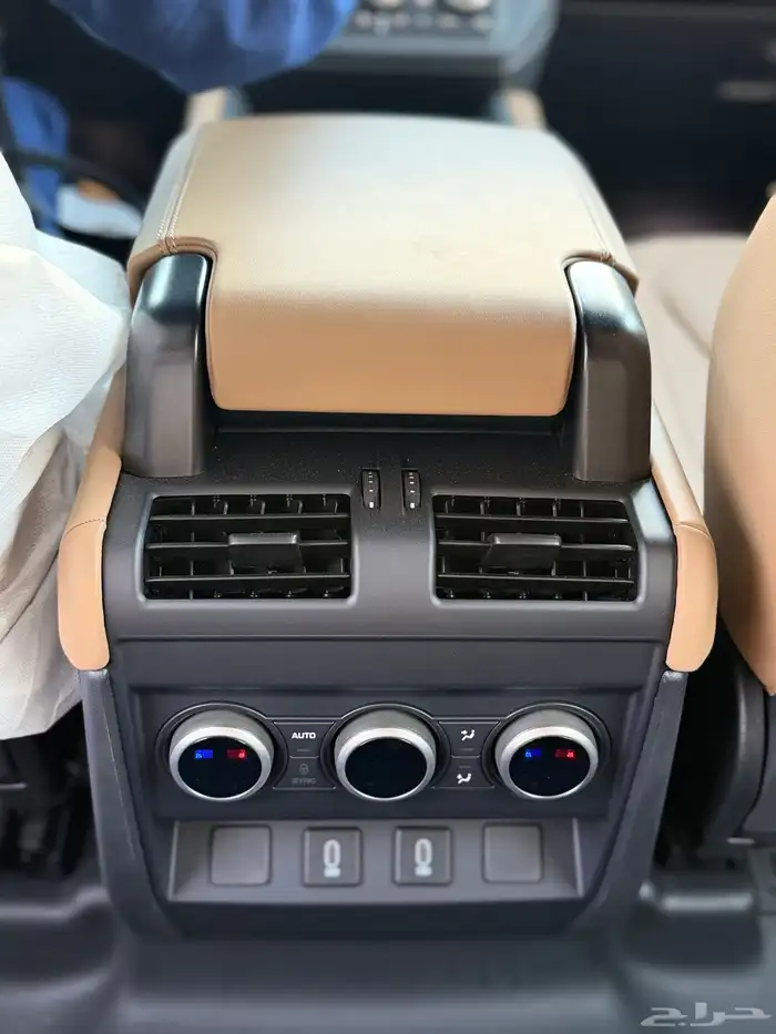 لاندروفر ديفندر HSE موديل 2026 وارد الناغي نظام 50-50 12