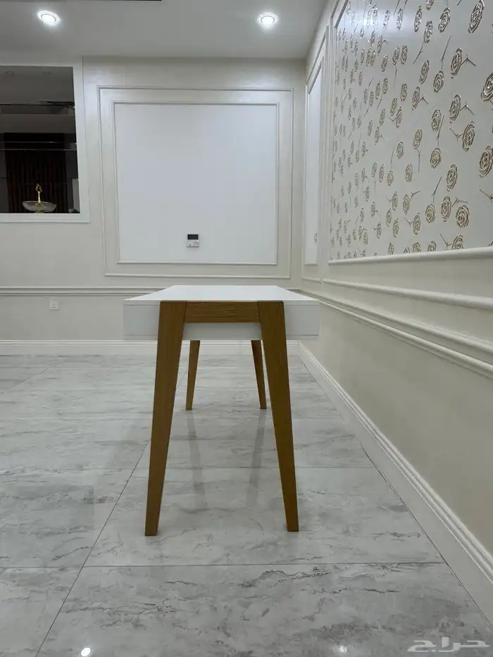 مكتب ابيض للبيع 3