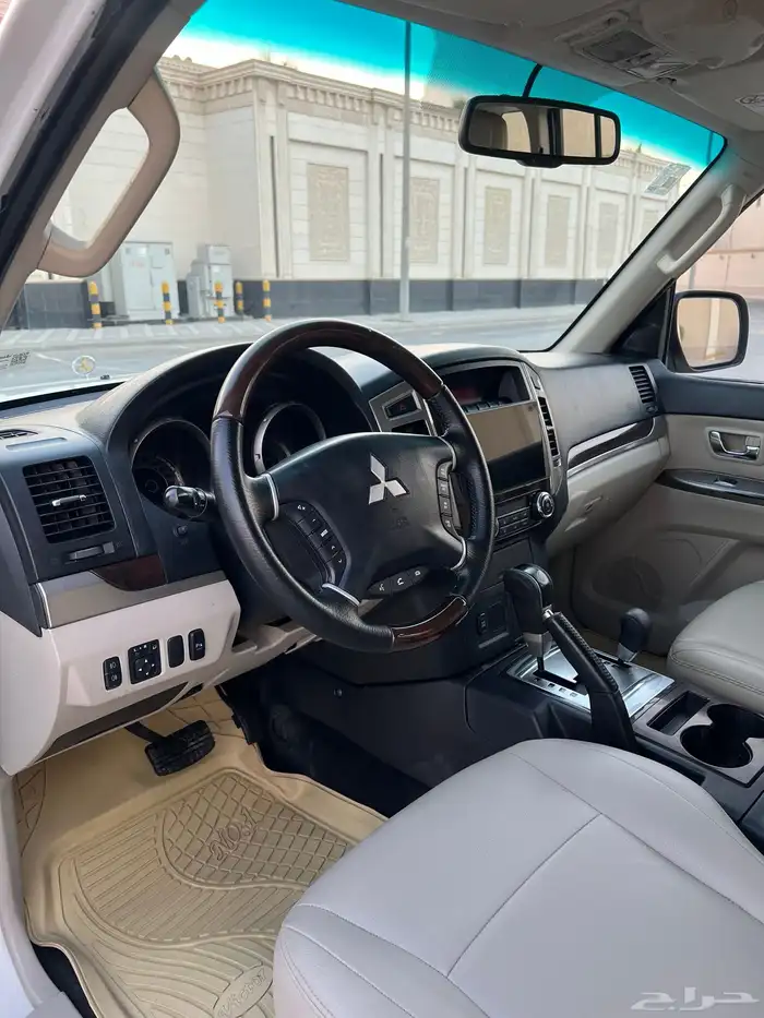 باجيرو 2018 علامه ذهبيه اعلى فئه 17