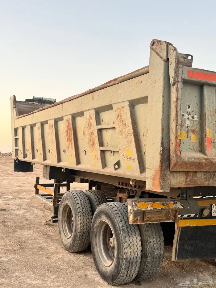 للبيع صندوق قلاب نضيف مقاس 18 جنط صاج 5