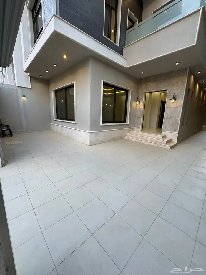 للبيع فيلا مودرن دورين وملحق بحي راقي واصل جميع الخدمات 2