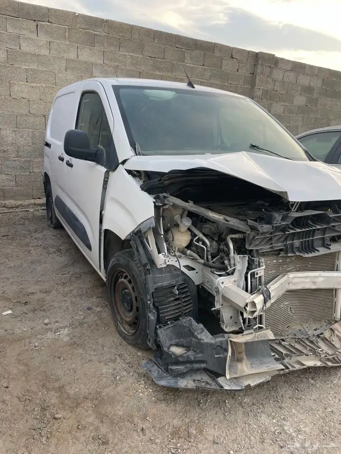 بيجو بارتنر مصدوم 3